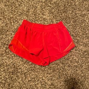 Lululemon hotty hot shorts 2.5